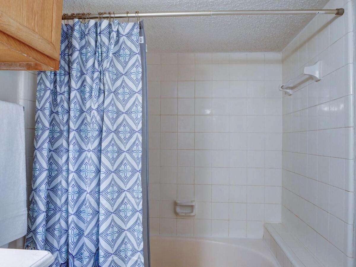 Lovely 2 Bedroom, 1 Bath Condo With Pools And Gym. Хюстън Екстериор снимка